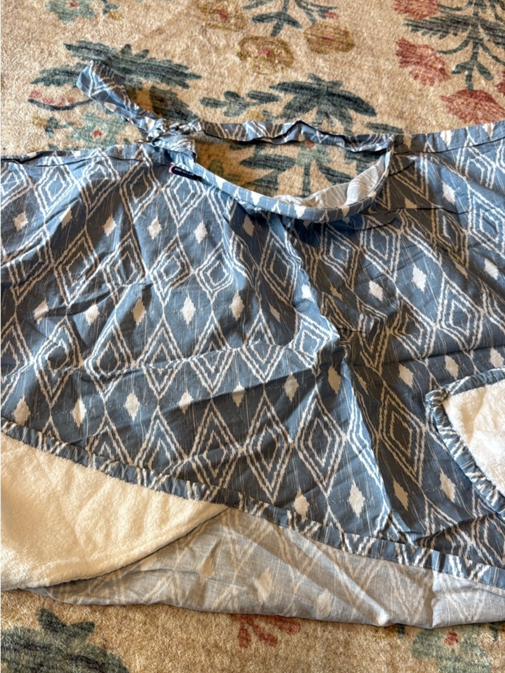 Bebe Au Lait nursing cover